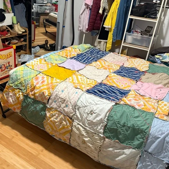 Vintage Cutter/Scrap Quilt Handmade Quilt - Picture 15 of 16